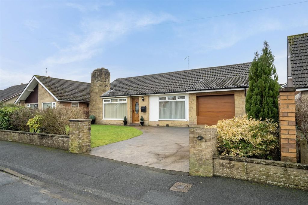 Property photo 1 of 15 External