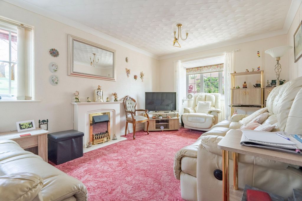 Property photo 2 of 14