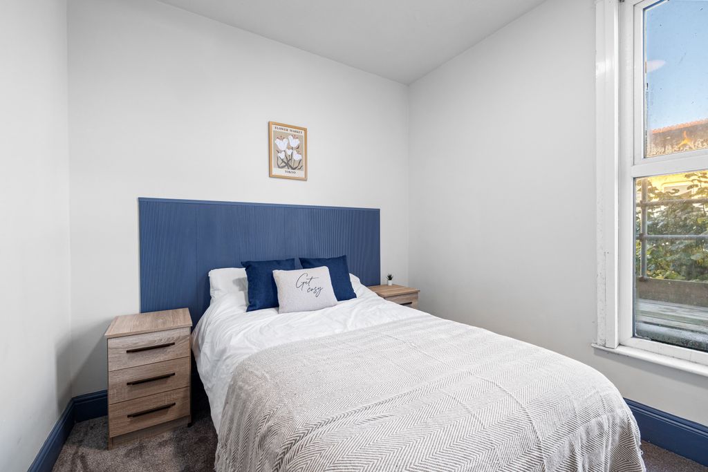 Property photo 1 of 7 0001