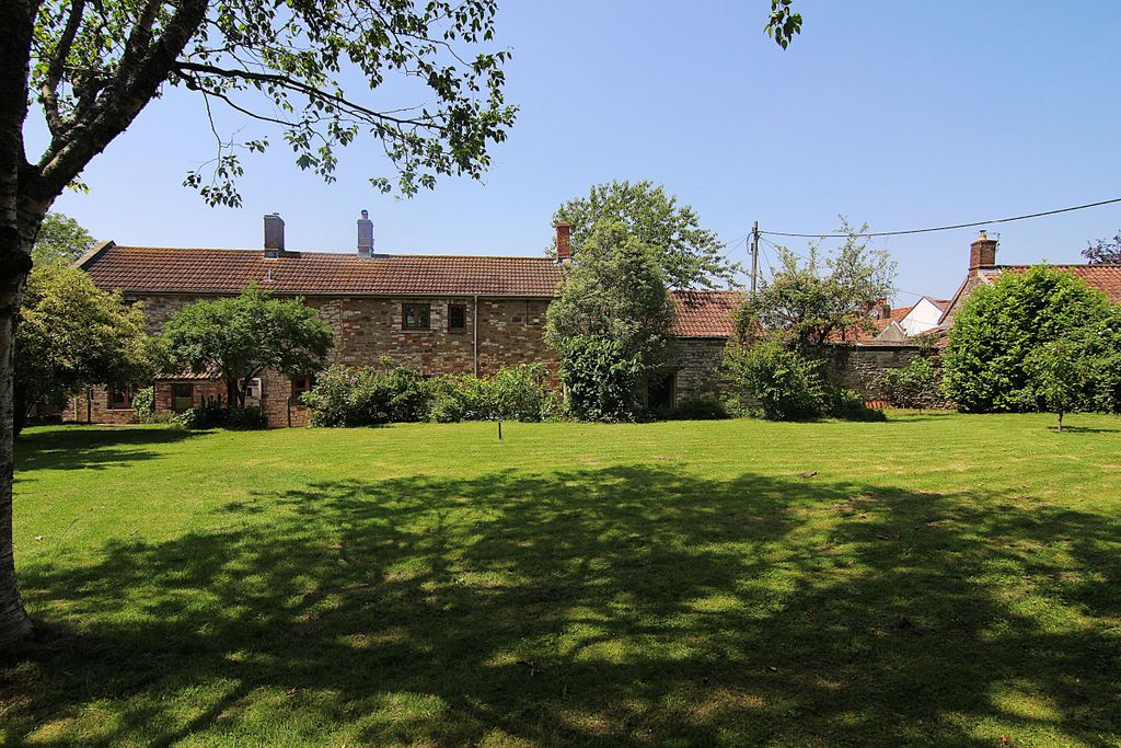 Property photo 3 of 21