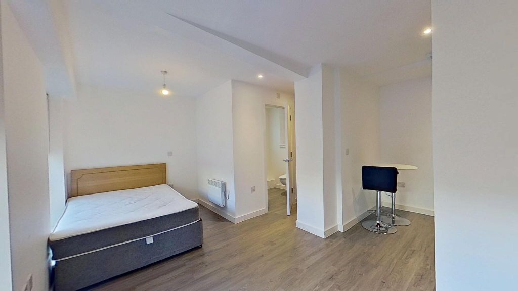 Property photo 1 of 15 Bedroom