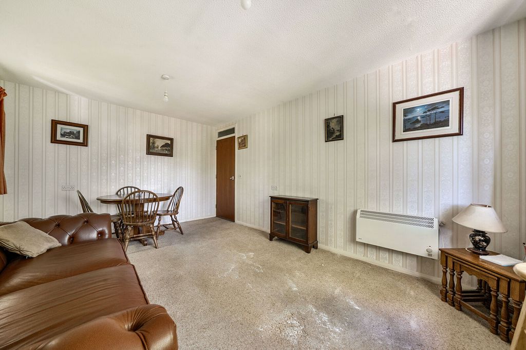 Property photo 2 of 18