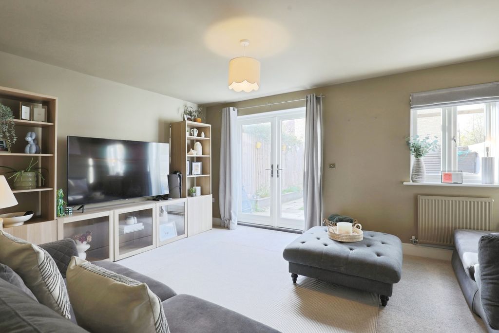 Property photo 2 of 17 Photo