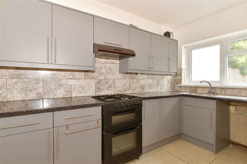 Property photo 3 of 14 Kitchen