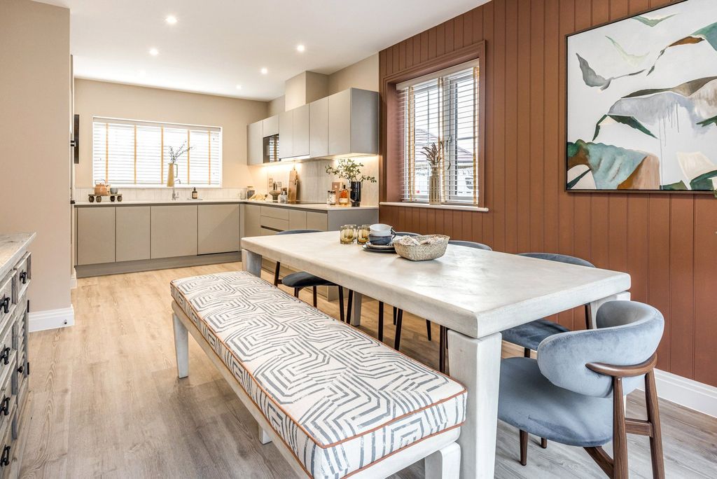 Property photo 2 of 18 Showhome