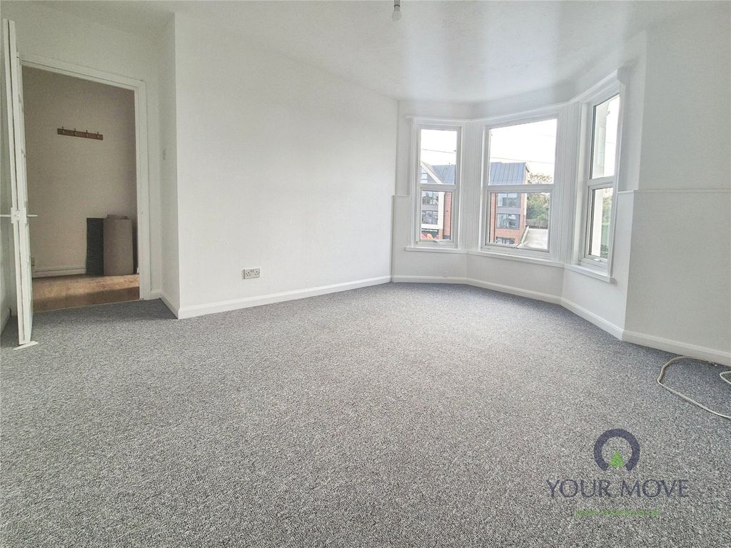 Property photo 2 of 8 Lounge