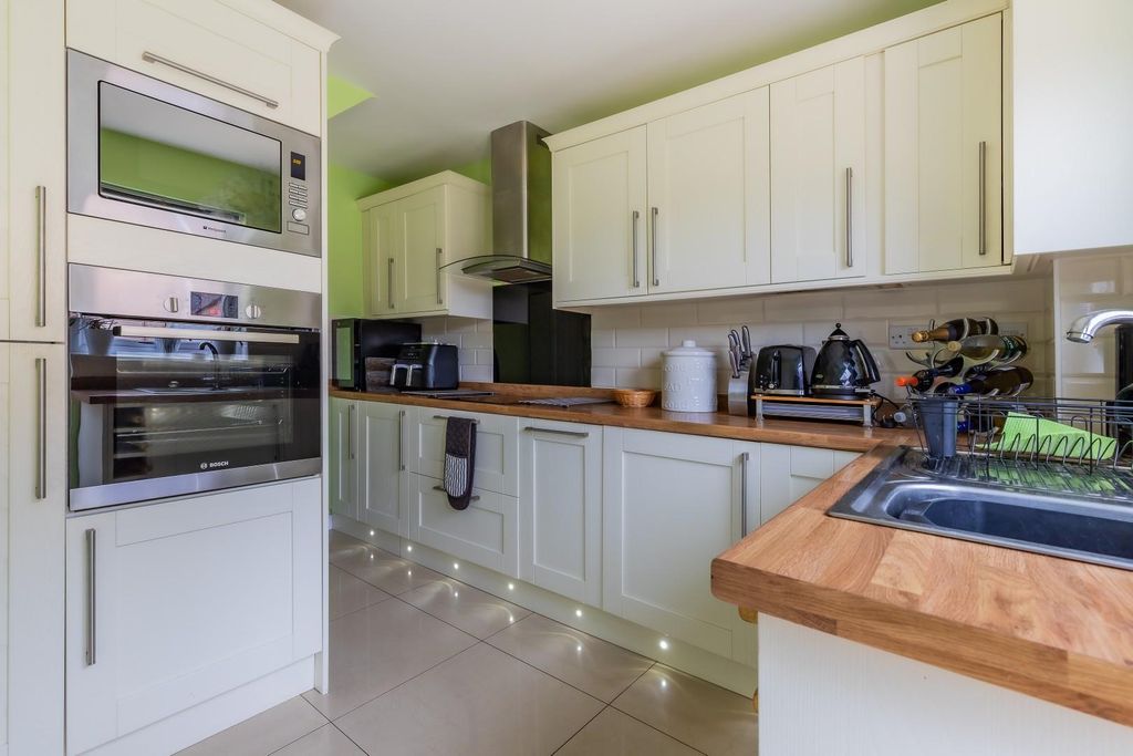 Property photo 1 of 20 Kitchen