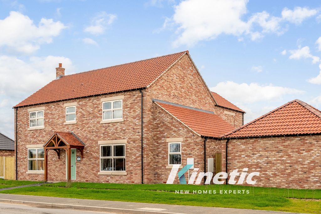 Property photo 2 of 19 4274832