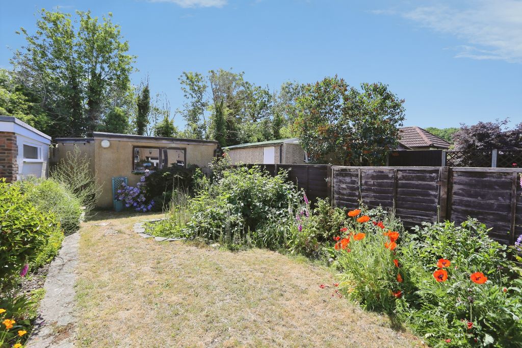 Property photo 2 of 20 Garden