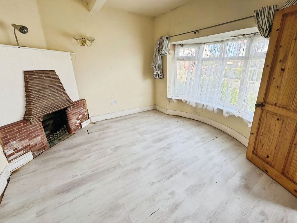 Property photo 3 of 9 551Bd1c6-Bcb0076d-B4B9-4485-A5cd-78969F2d64E7