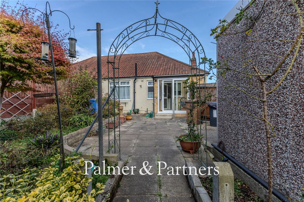 Property photo 2 of 18 Picture No. 04