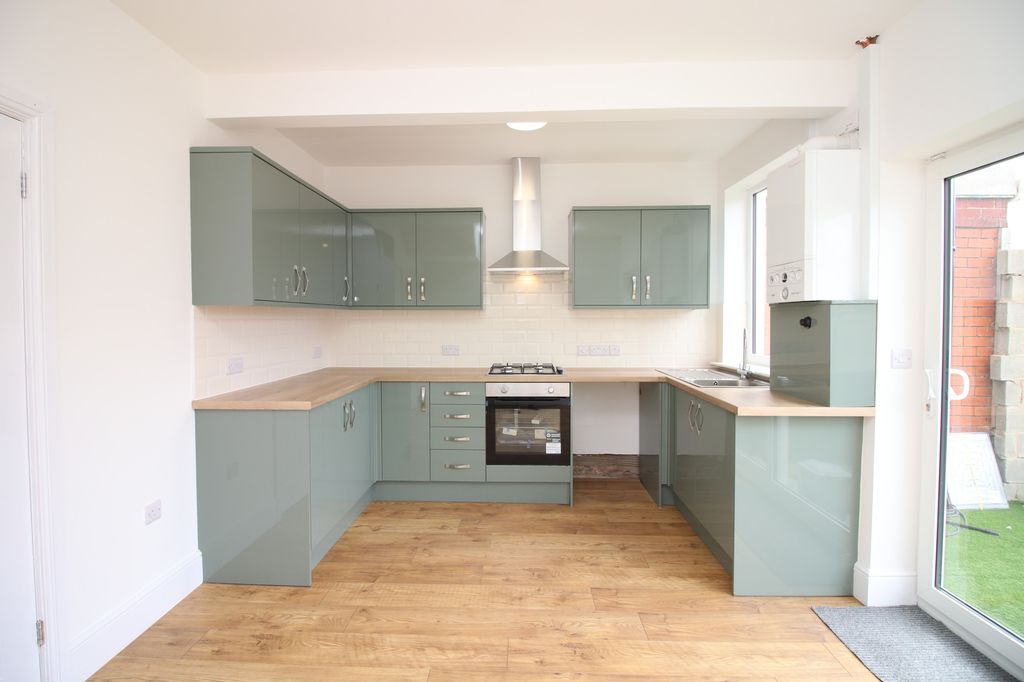 Property photo 2 of 19