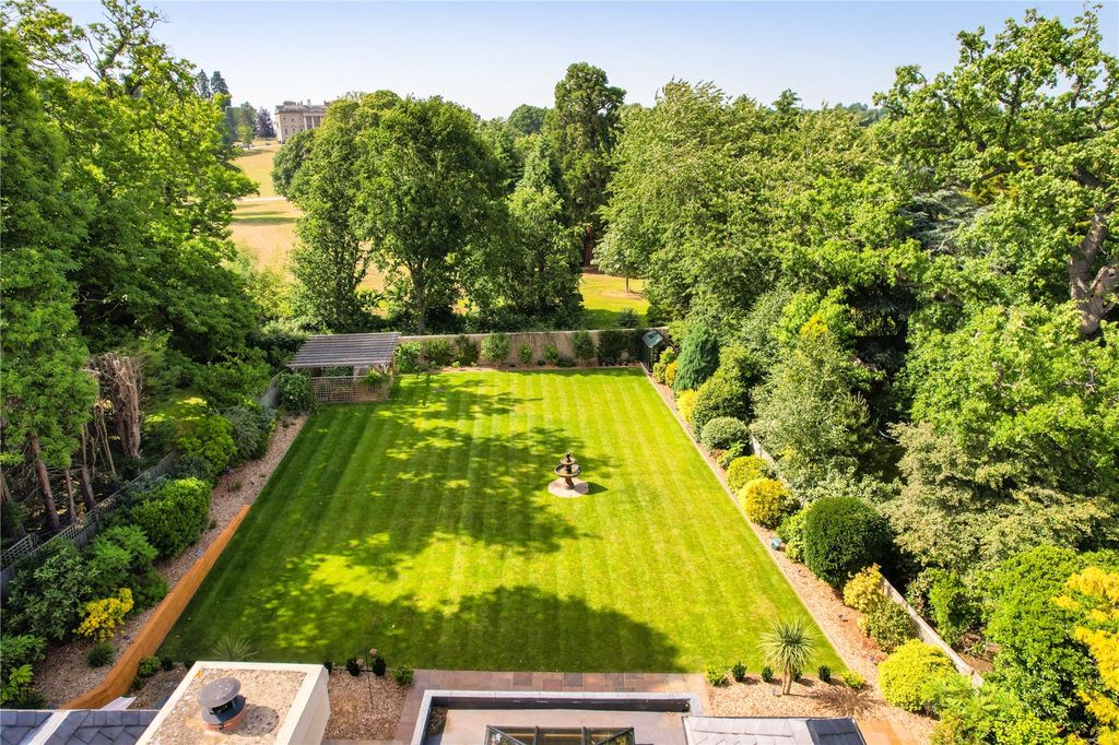 Property photo 2 of 26 Garden