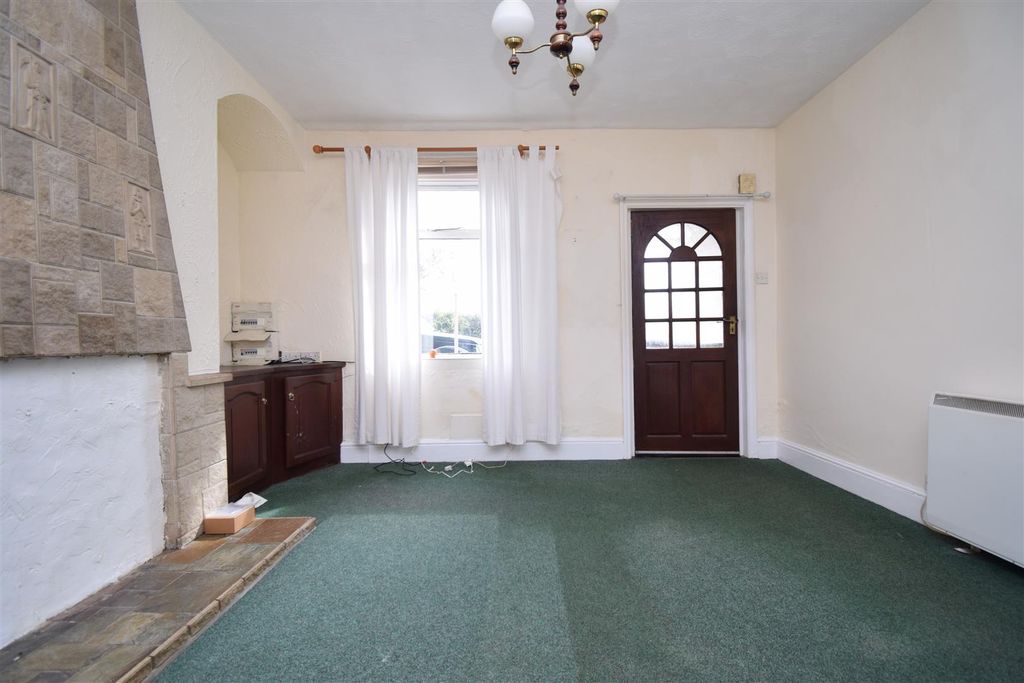 Property photo 3 of 12