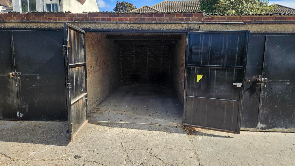 Property photo 2 of 4