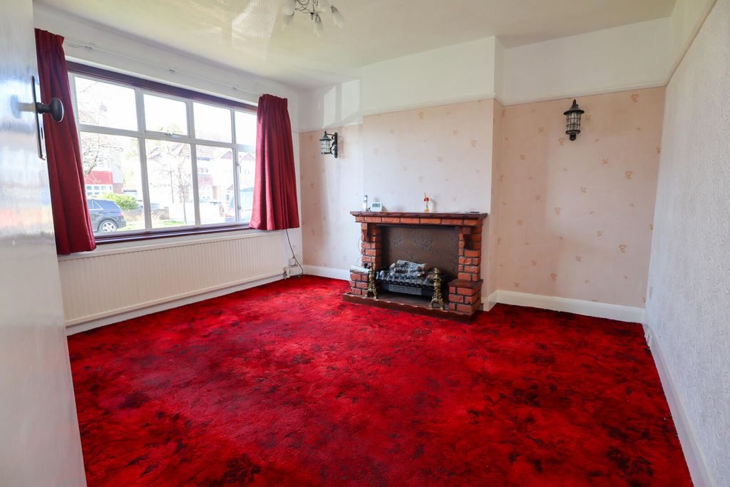 Property photo 3 of 11 Living Room