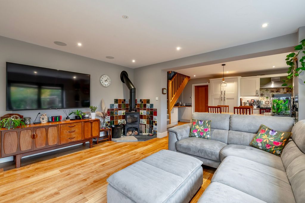 Property photo 3 of 22