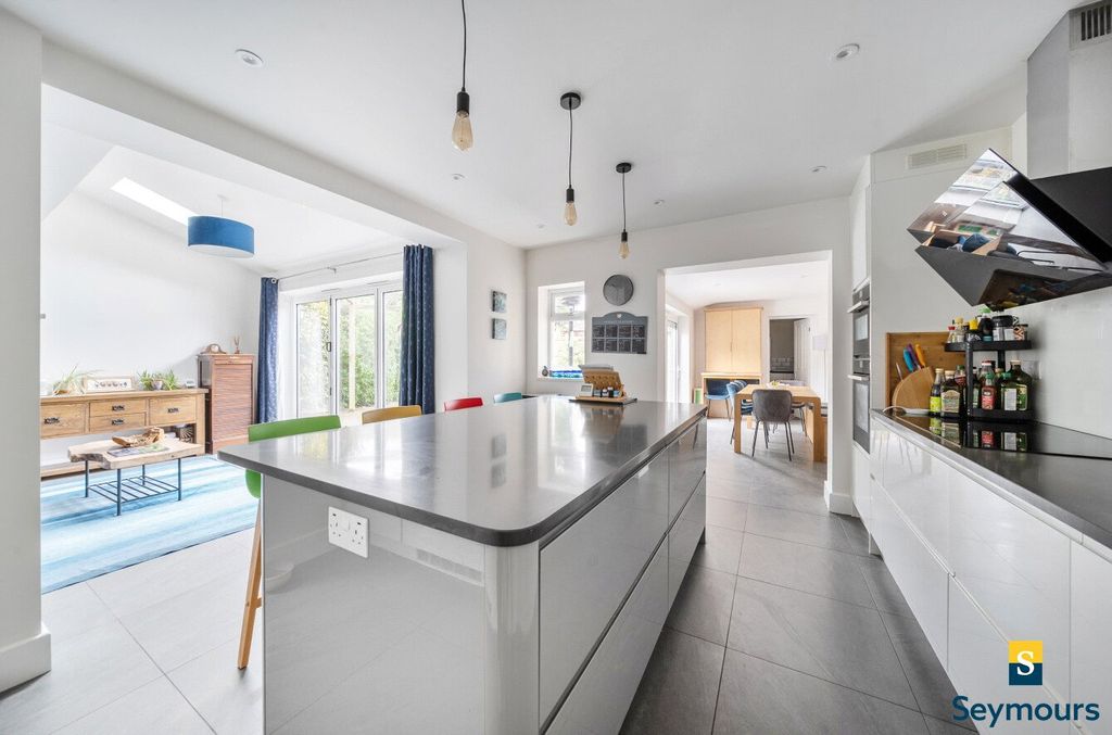 Property photo 2 of 22 Kitchen