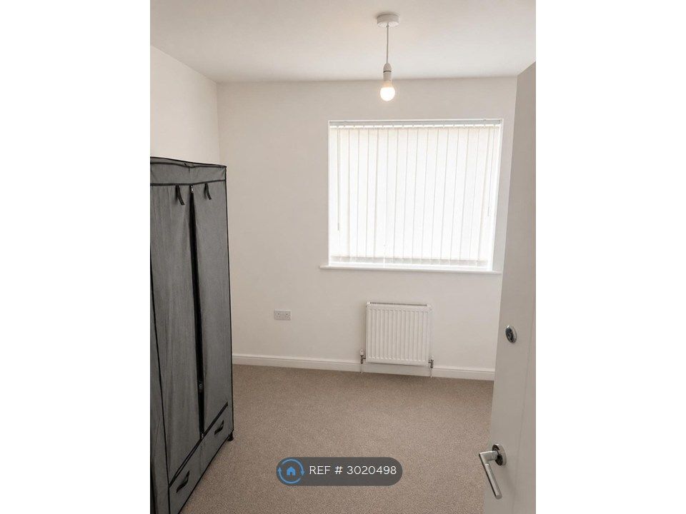 Property photo 2 of 8 Bedroom