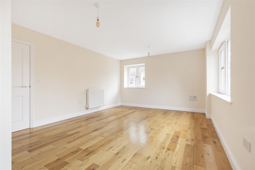Property photo 3 of 16 24_75735.Jpg