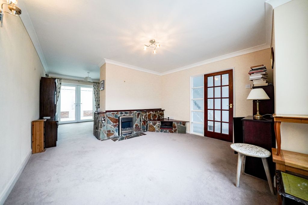 Property photo 3 of 22 Dsc04416