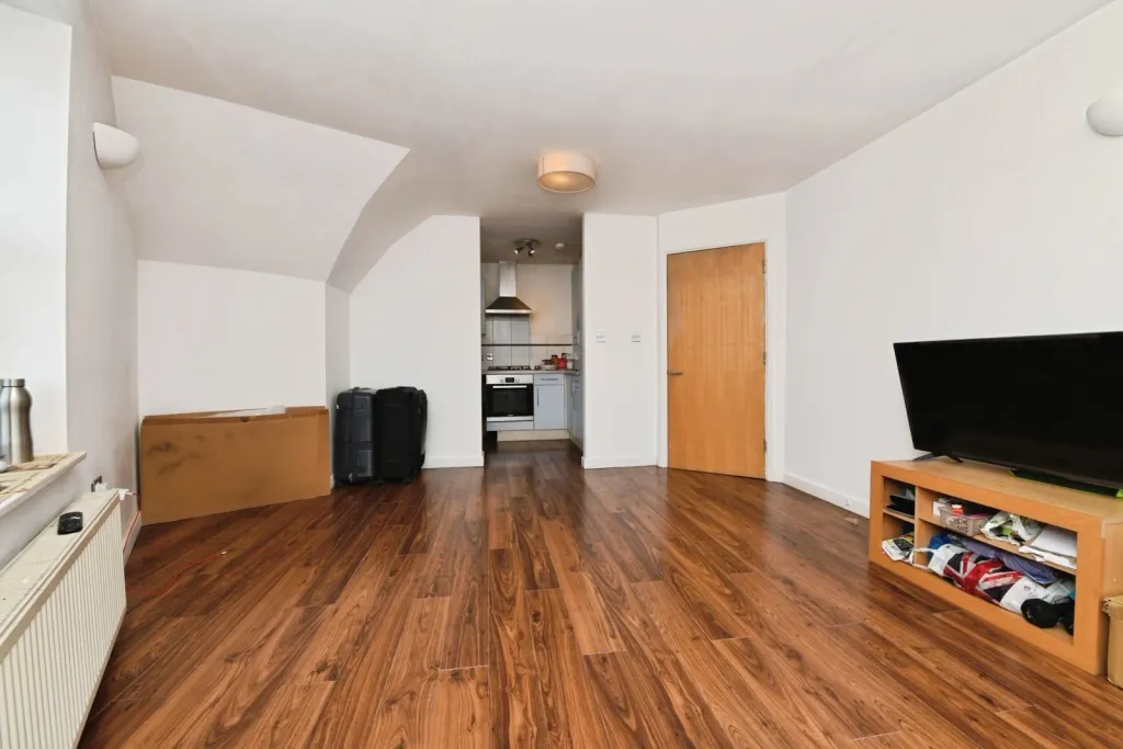 Property photo 3 of 8