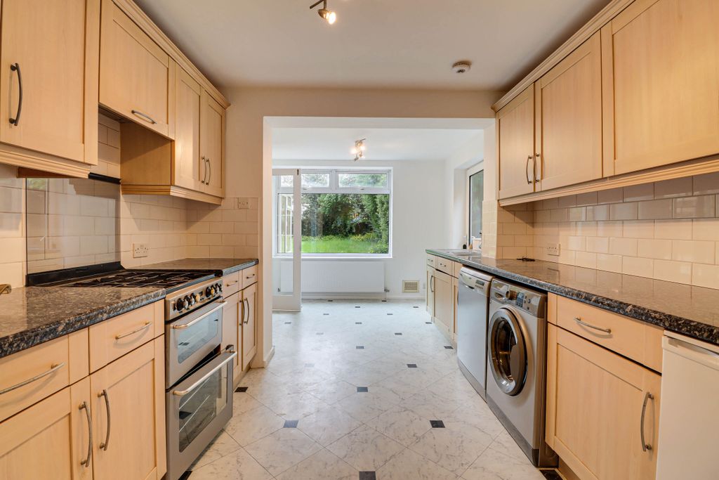 Property photo 3 of 21 Kitchen