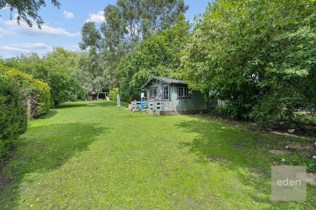 Property photo 2 of 23