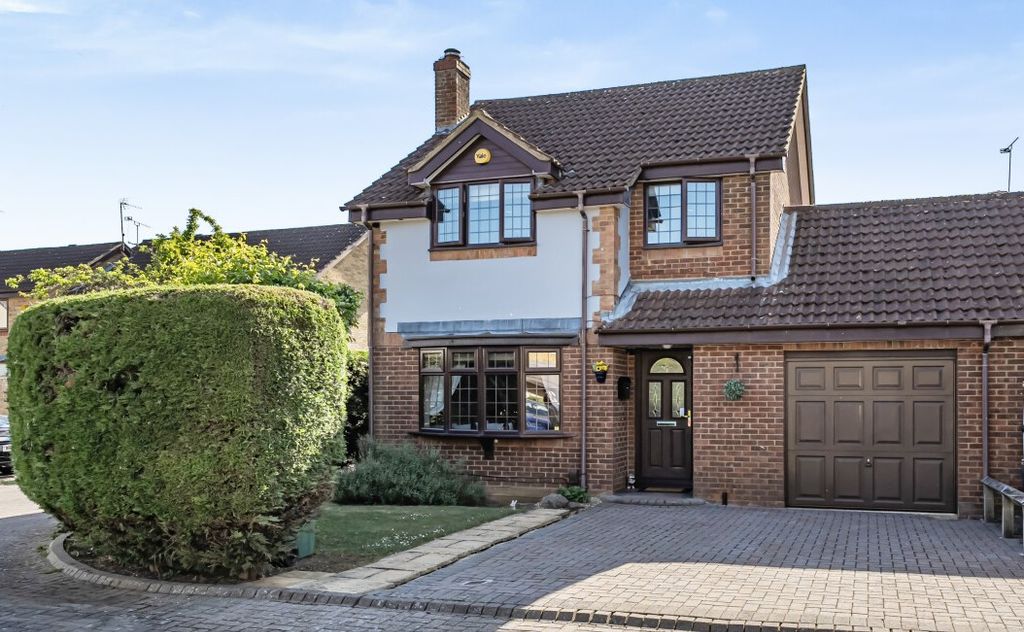 Property photo 1 of 19 12953504968277Eb01B6Fcarw