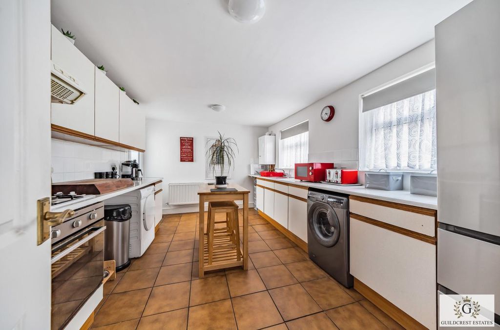 Property photo 3 of 21 Victoria Road For Sale By Guildcrest Estates - Kit