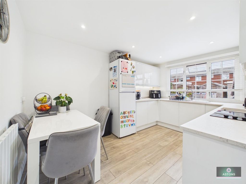 Property photo 3 of 16 Kitchen/Dining Room