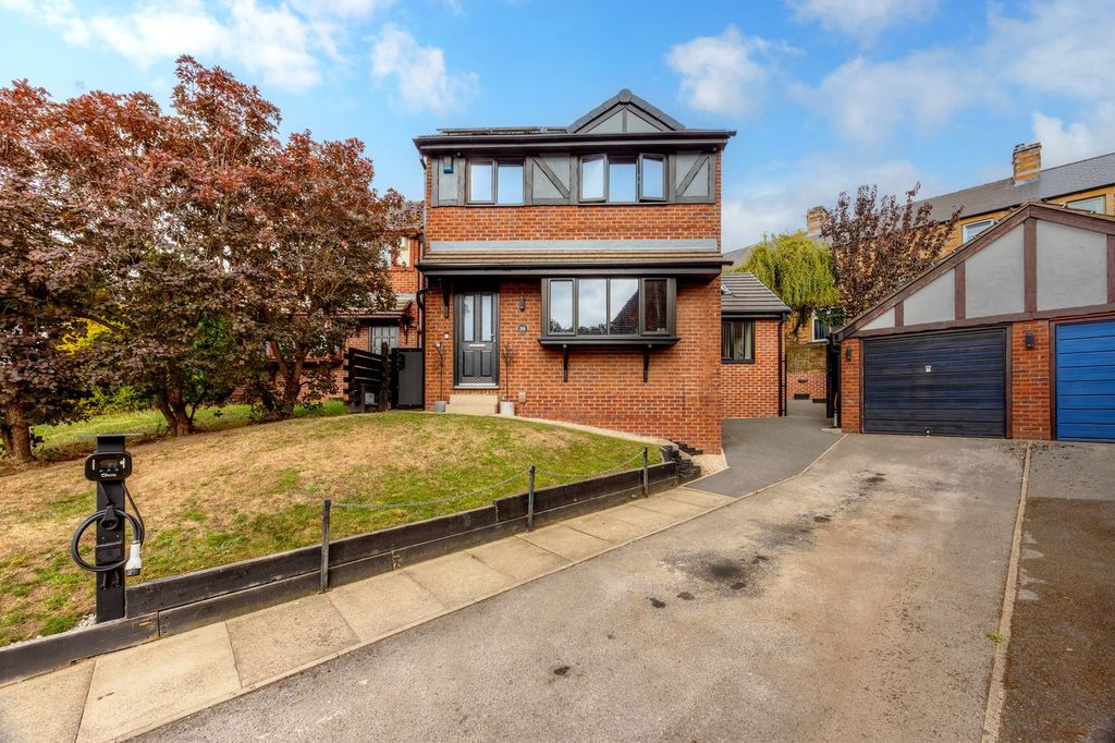Property photo 2 of 36