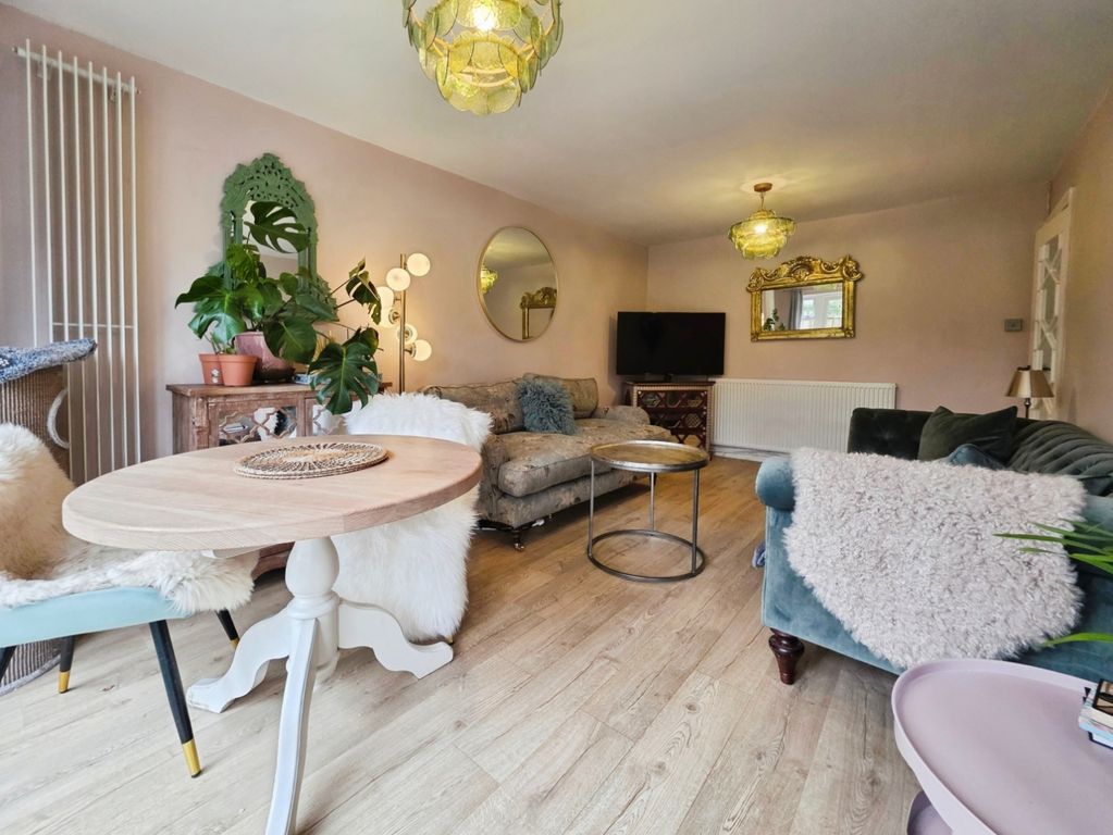 Property photo 2 of 10 Pbox-Img.Jpg