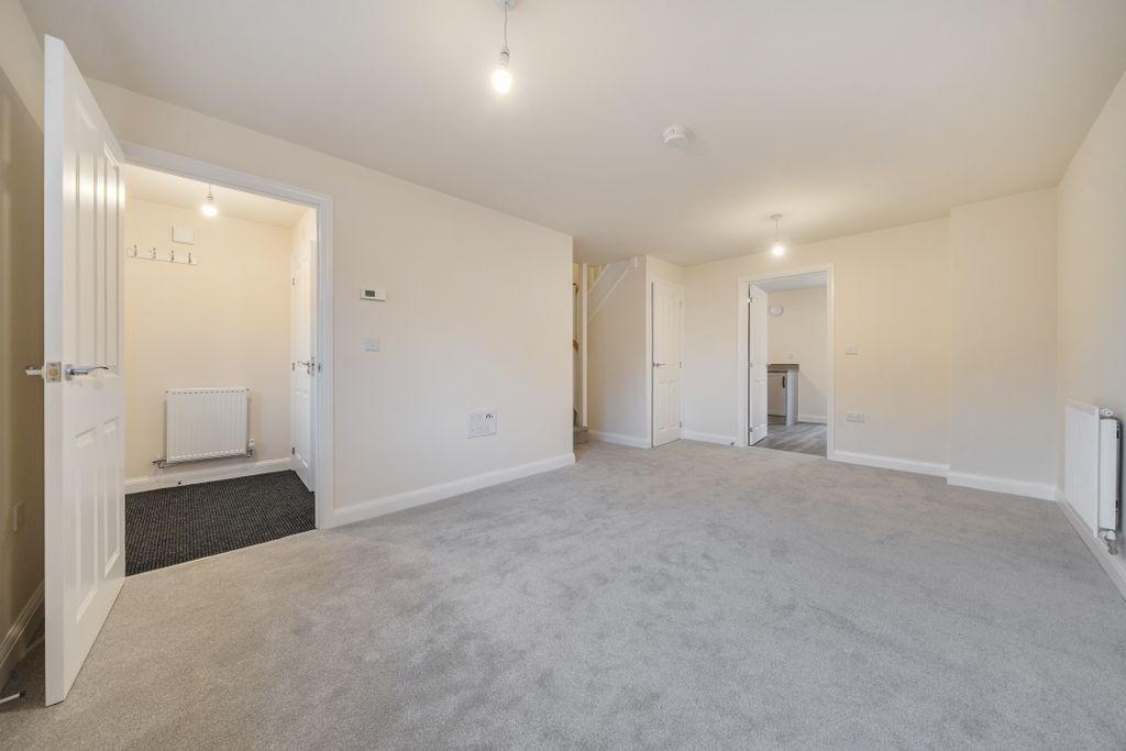 Property photo 3 of 11 Living Room