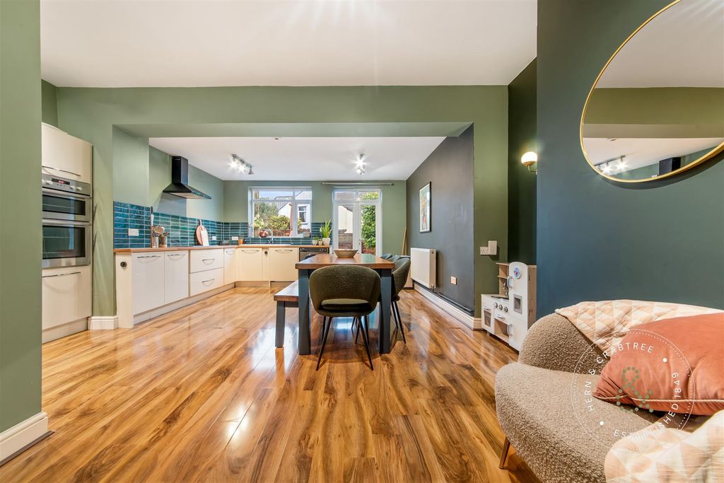 Property photo 2 of 30 Brook-Road-14.Jpg