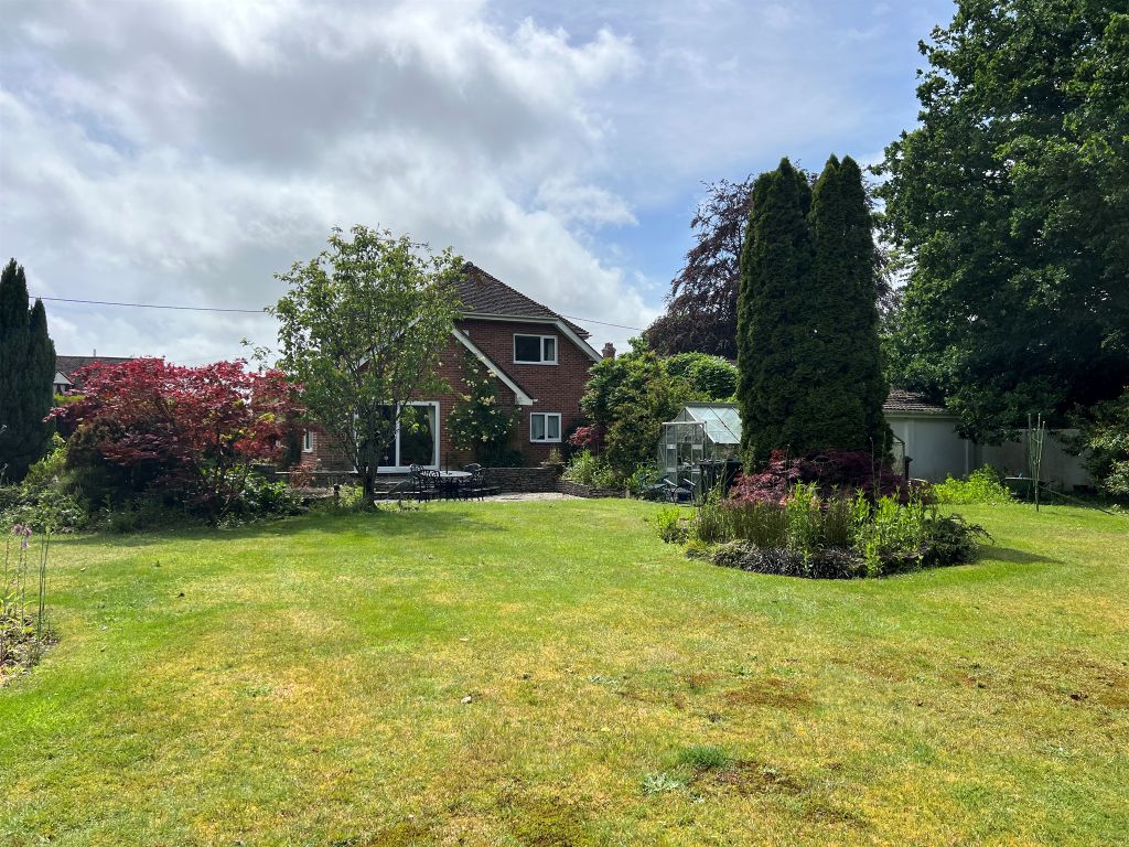 Property photo 2 of 22