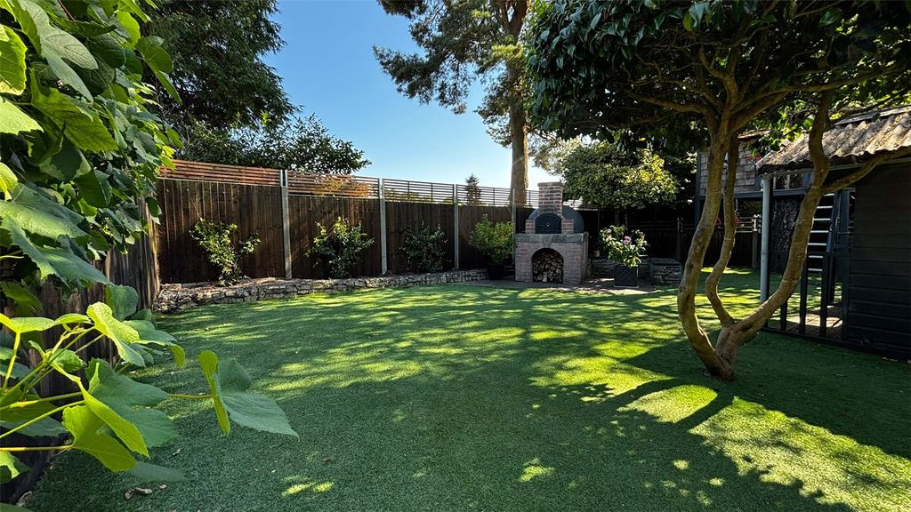 Property photo 2 of 30 Picture No. 64