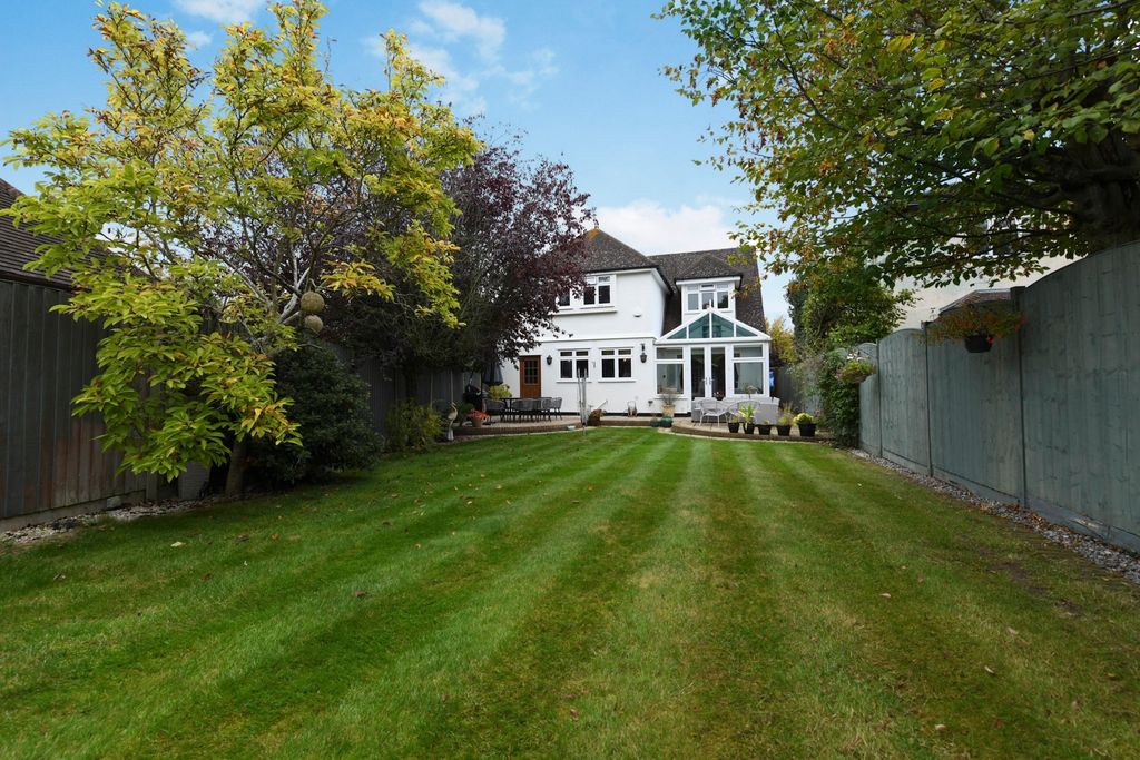 Property photo 2 of 17 Exterior