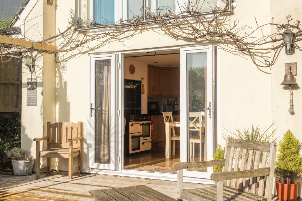 Property photo 3 of 20 1388404-7-693d22F37Cb6d