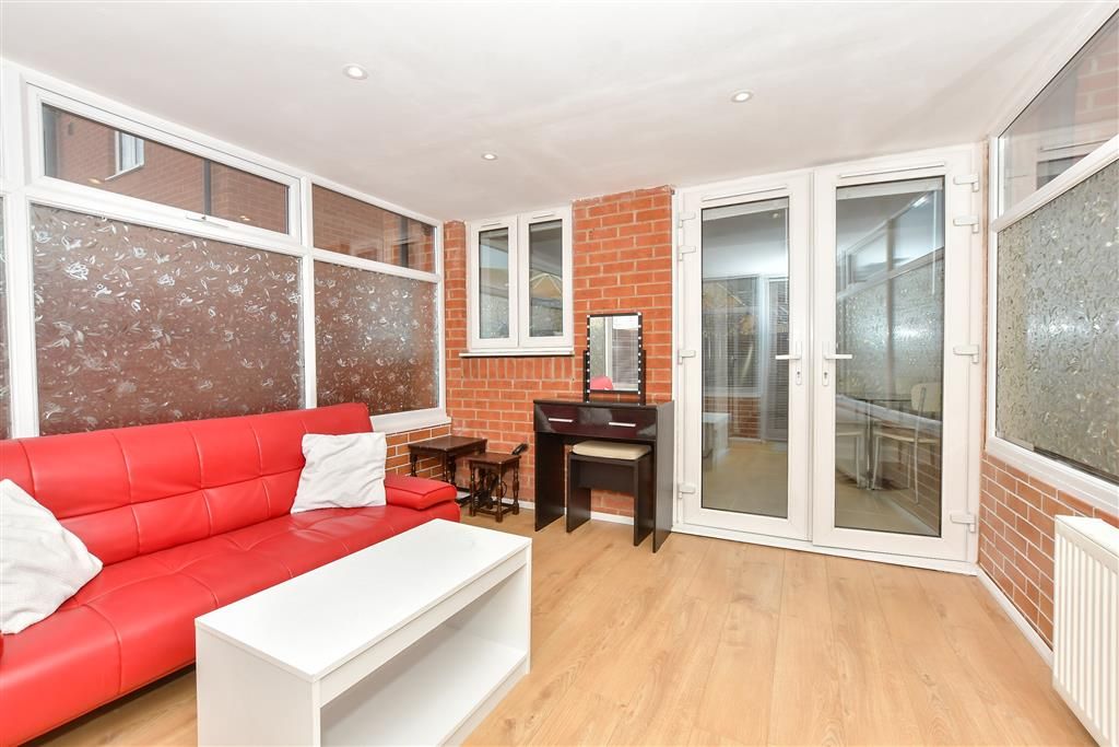 Property photo 2 of 15 Garden Room