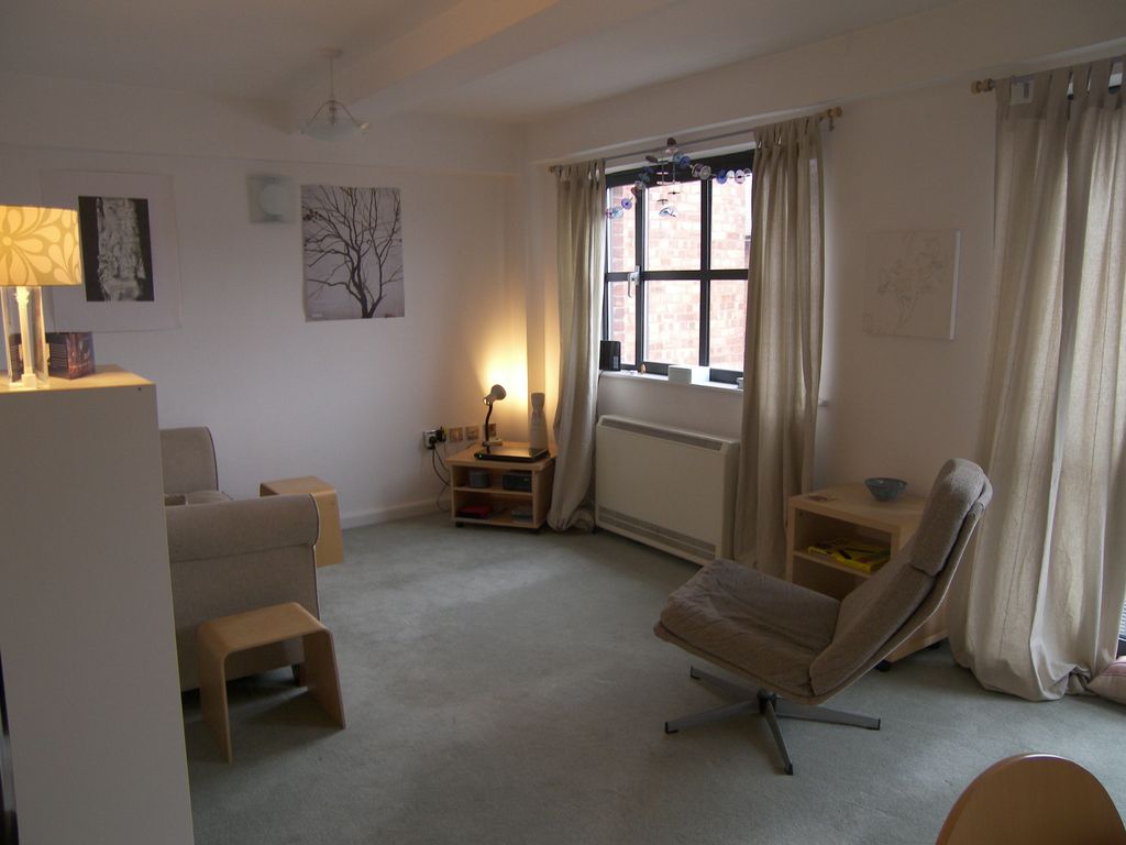 Property photo 2 of 13 Lounge