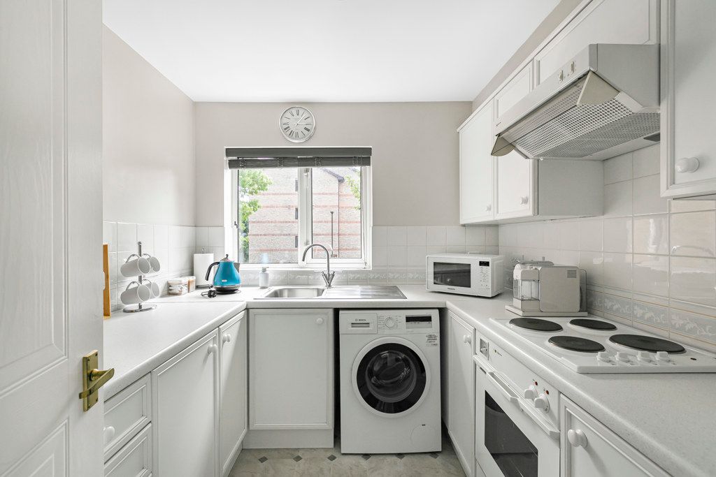 Property photo 1 of 9 Kitchen