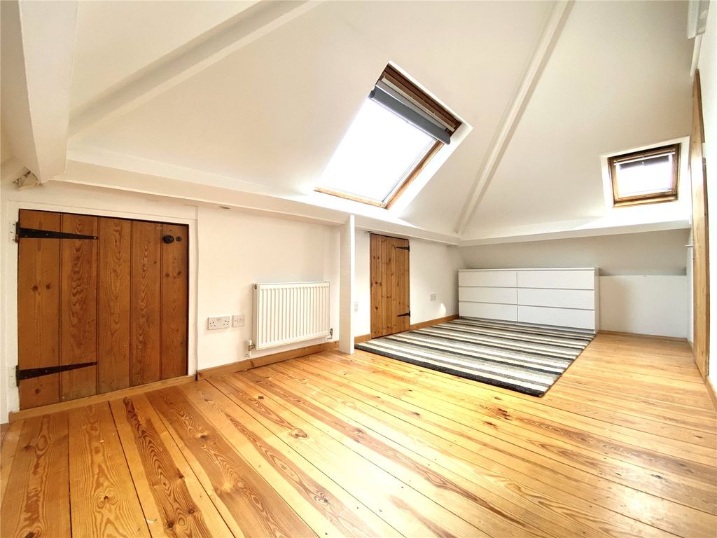 Property photo 2 of 13 Picture No. 10