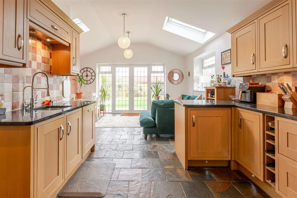 Property photo 2 of 35 Cannon Hill Road - Creative House Studio --11.Jpg