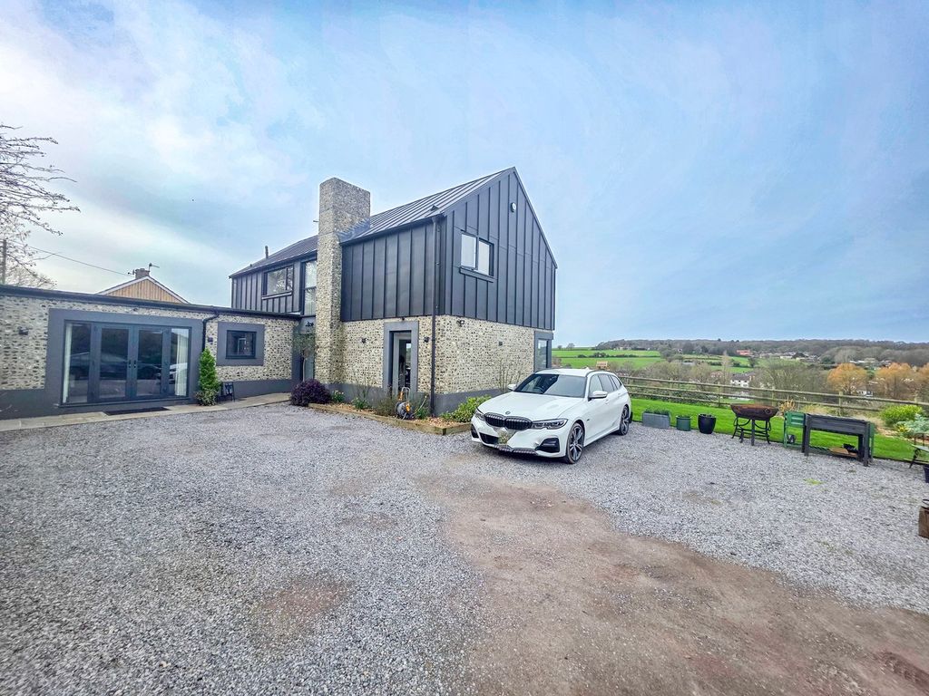 Property photo 3 of 35