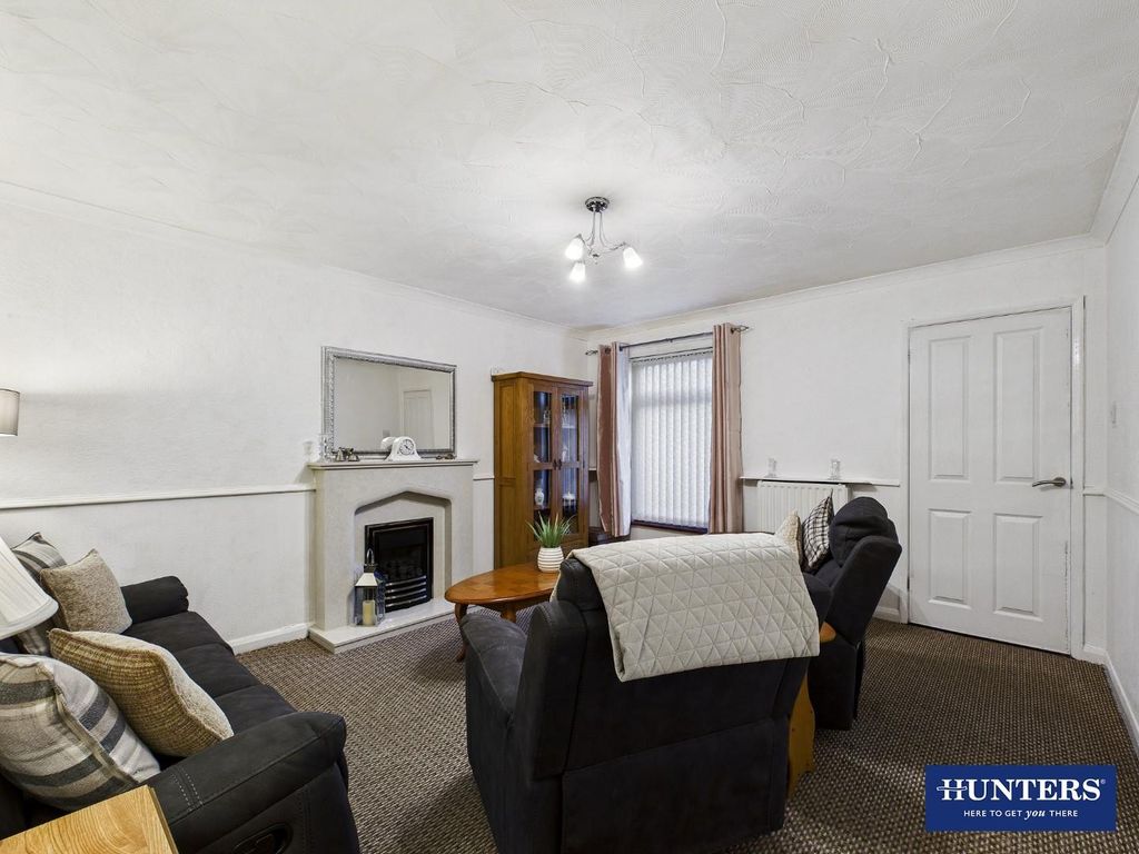 Property photo 2 of 17 Living Room