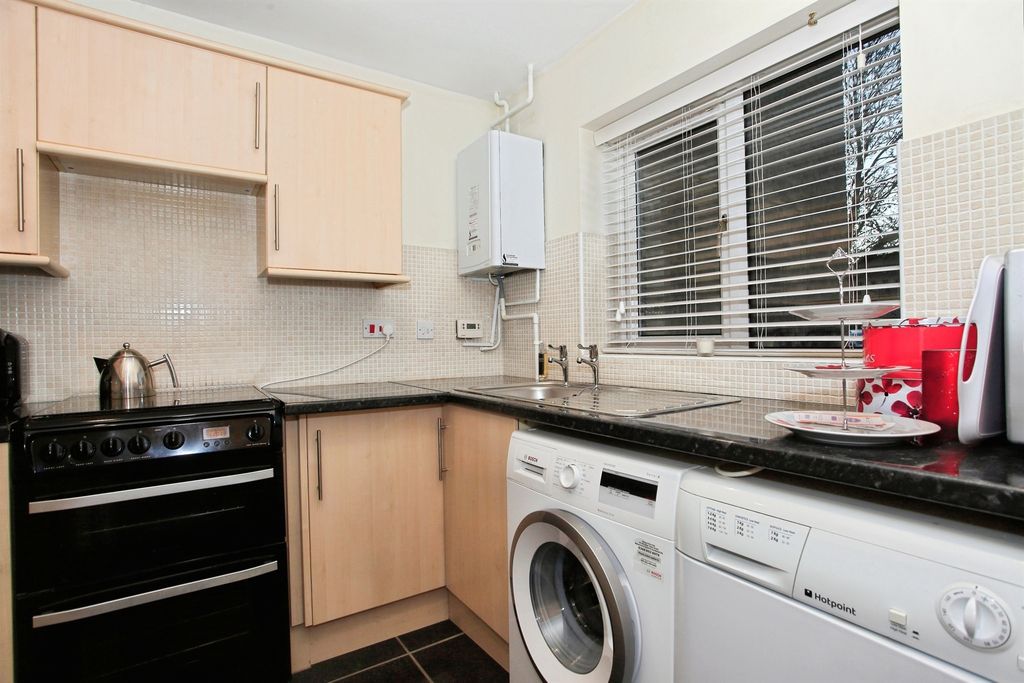 Property photo 2 of 16