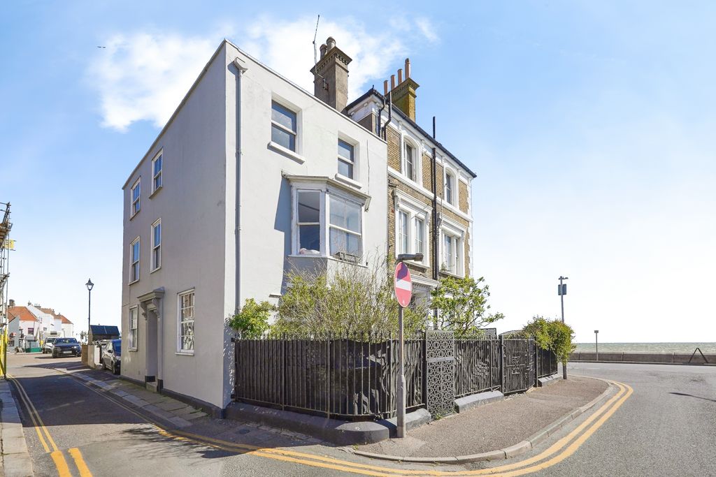 3 bed semi-detached house for saleBeach Street, Deal CT14