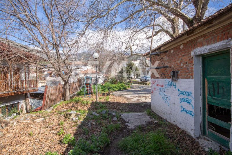 Property photo 3 of 25