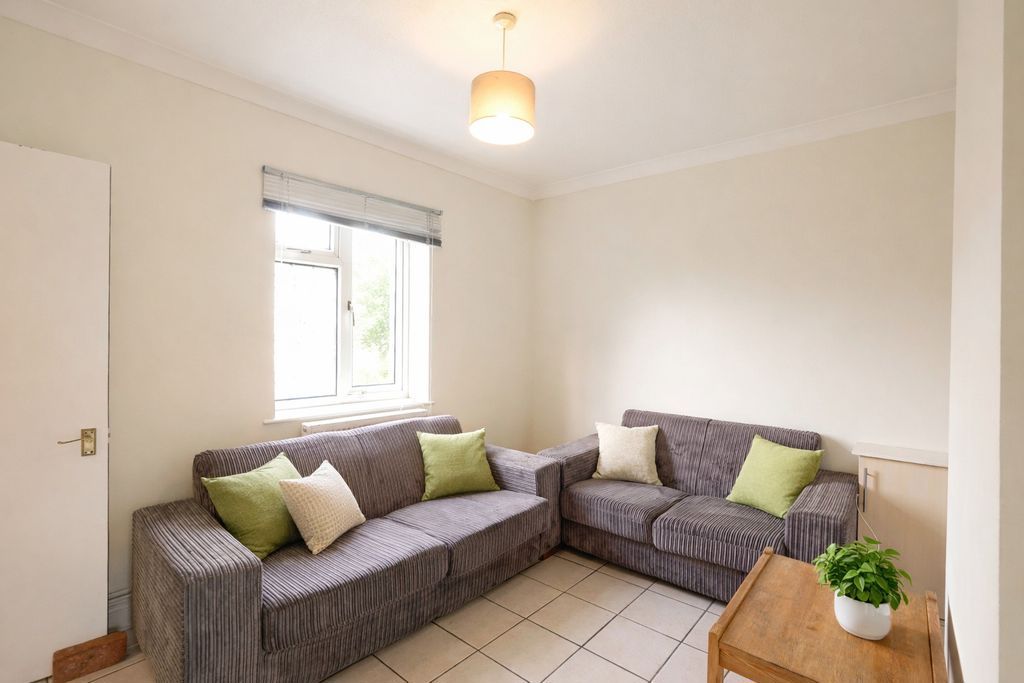 Property photo 2 of 8 Photo 11